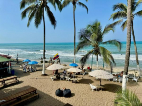 Beach Life Palomino - Beach Party Hostel & Beach Club